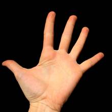 Domowe sposoby na piękne i zadbane dłonie