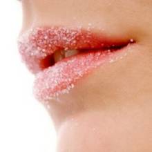 Jak zrobić peeling do ust?