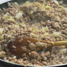 Podsmażenie cebulki i mięsa