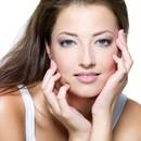 Jak pielęgnować cerę po dwudziestce?