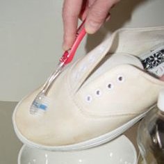 Czyszczenie butów z materiału