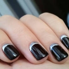 Jak wykonać moon manicure?