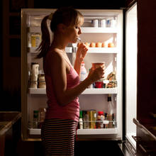 Jak powstrzymać się przed jedzeniem w nocy?