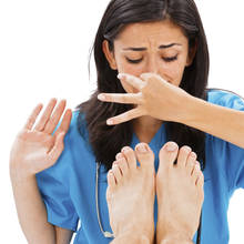 Jak pozbyć się przykrego zapachu z butów?