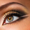 Jak ładnie pomalować oczy kredką?