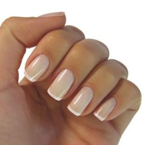 Jak wykonać manicure?