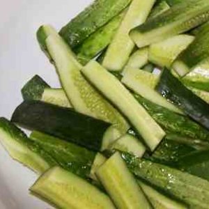 Przygotowanie słoików i ogórków