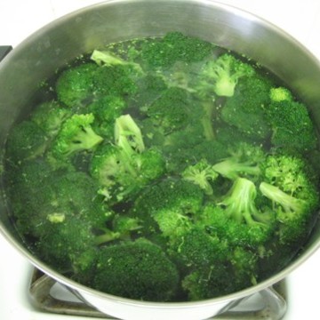Gotowanie brokułów