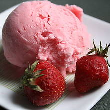 Przepis na dietetyczne lody truskawkowe