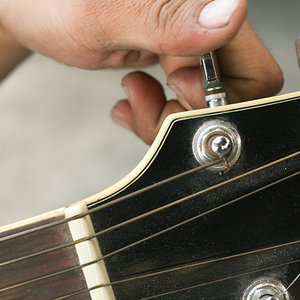 Napręż i nastrój struny