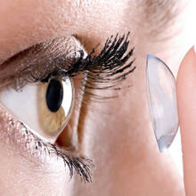 Jak poprawnie zakładać soczewki?