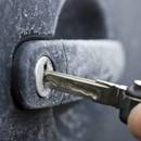 Sposoby na otwarcie zamarzniętego zamka w aucie