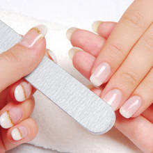 Jak odpowiednio pielęgnować paznokcie u rąk?