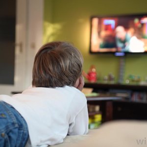 Jak oduczyć dziecko ciągłego oglądania telewizji?
