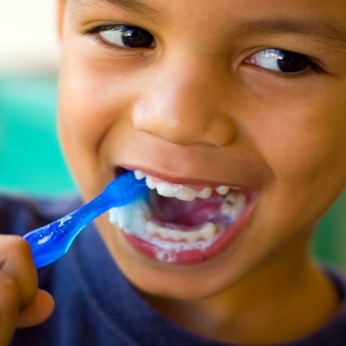 Jak sprawić, by dziecko chciało myć zęby?