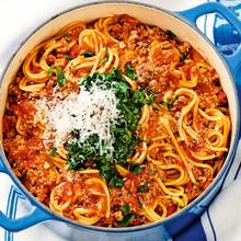 Przepis na jednogarnkowe danie z makaronu