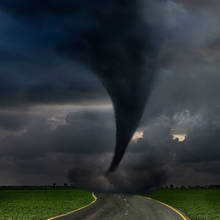 Jak się zachować podczas trąby powietrznej?