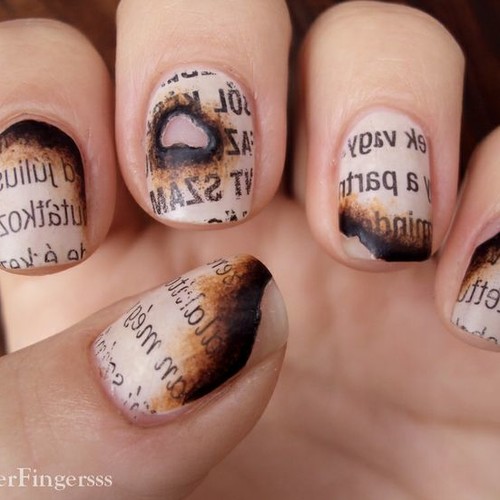 Jak ozdobić paznokcie na wzór przypalonej książki?