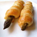 Przepis na przystawkę z ciasta francuskiego i szparagów