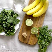 Przepis 4: koktajl pietruszkowo-szpinakowo-cytrynowo-bananowy