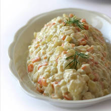 Przepis na świąteczną sałatkę jarzynową