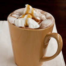 Przepis na gorącą czekoladę z bitą śmietaną