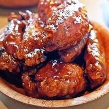 Przepis na pieczone skrzydełka w słodko-ostrej marynacie