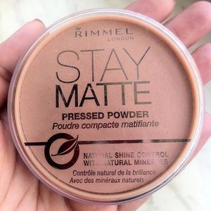 Odpowiedni fluid oraz puder