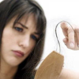 Problemy z włosami, ich przyczyny i leczenie