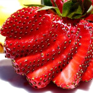 Truskawkowe zabrudzenie