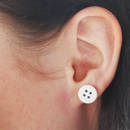 Jak zrobić kolczyki z guzików?