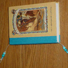 Jak wykonać zakładkę do książki z koralików?