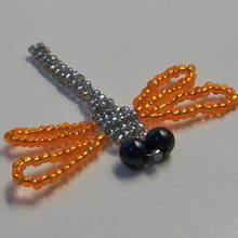 W jaki sposób zrobić ważkę z koralików?