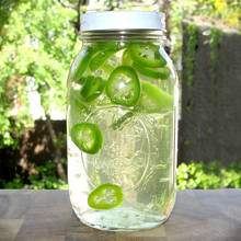 Jak zrobić wódkę z papryczkami Jalapeno?