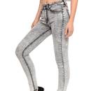 Jak własnoręcznie wykonać marmurkowe dżinsy?