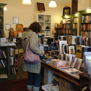 Księgarnia lub biblioteka