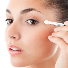 Dzień imprezy: makijaż i fryzura