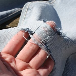 Wyciąganie niebieskich nitek