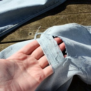 Usuwanie nitek za pomocą pincety i gotowe