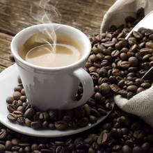 Jak usuwać plamy po kawie z ubrań?