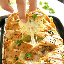 Przepis na zapiekaną przekąskę z chleba