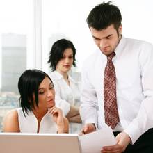 Jak bezproblemowo dogadywać się w pracy?