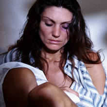 Co robić, gdy podejrzewasz, że bliska ci osoba jest ofiarą przemocy domowej?