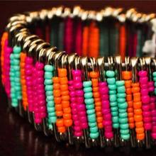 Jak wykonać bransoletkę z agrafek?