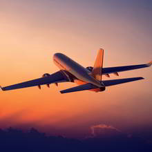 Jak przetrwać podróż samolotem?