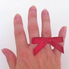 Jak zrobić pierścionek z kokardką?