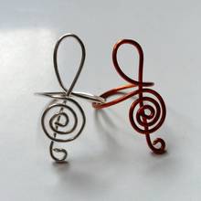 Jak zrobić pierścionek z kluczem wiolinowym?