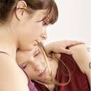 Jak pomóc przyjaciółce, gdy została zdradzona?