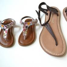 Przyozdabiamy sandałki ozdobnymi kamieniami