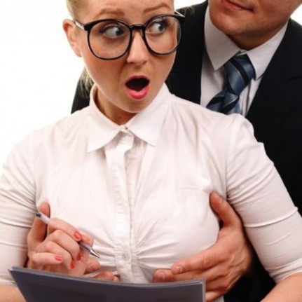 Molestowanie seksualne w miejscu pracy – jak sobie z nim radzić?